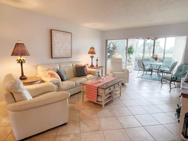 Luxurious Ground floor unit across the street from the beach